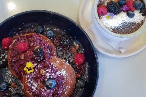 Farm_Girl_Chelsea_Review-]_brunch_spot_London_berry_pancakes_acai_bowl