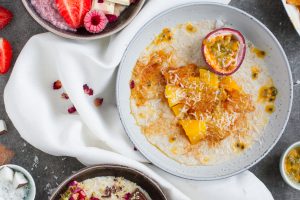 3 easy summer inspired vegan oats recipes including turkish delight oats, strawberry & white chocolate oats and tropical oatmeal. Dairy-free, healthy vegan breakfast recipes. Can also be made into overnight oats for a delicious vegan meal prep make-ahead breakfast dish.